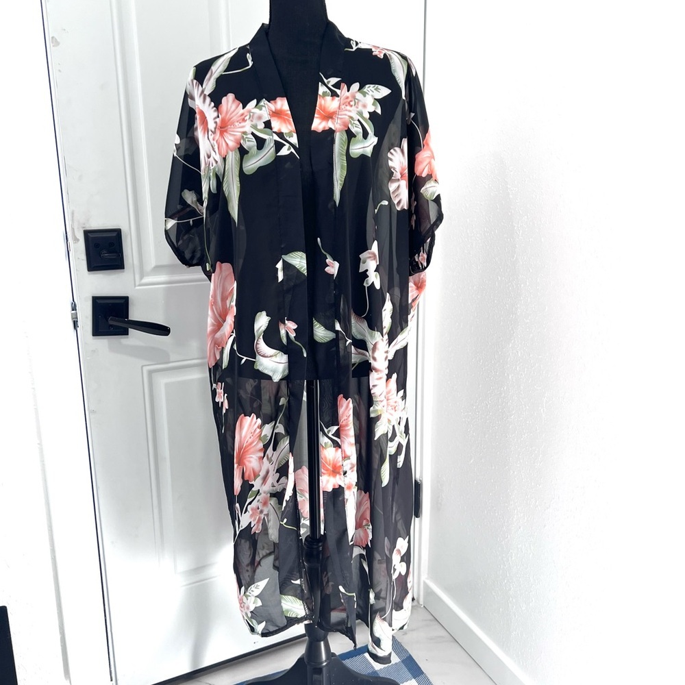 Sole Society Black Floral Kimono OS‎